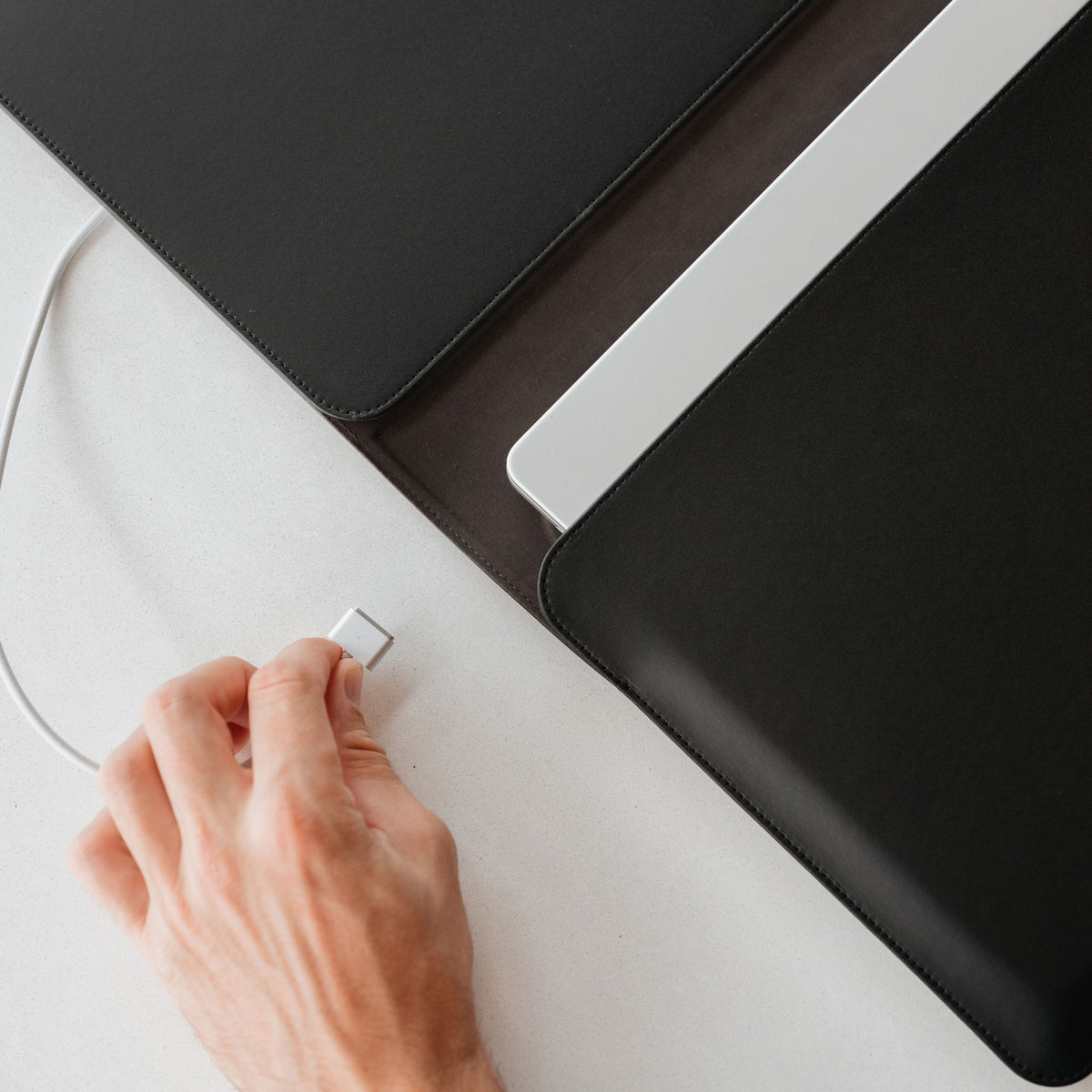Hybrid Laptop Sleeve – Orbitkey Australia